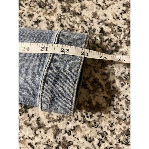 H&M Women’s Jean Jacket Size 10 Blue Distressed Denim Button Up Casual - Picture 11 of 11